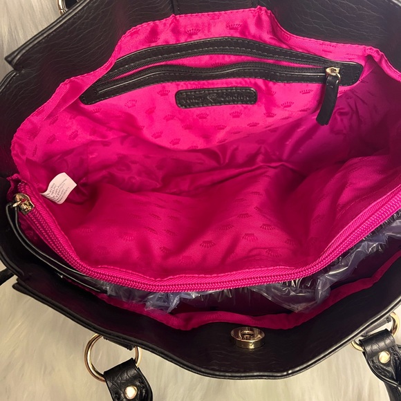 JUICY COUTURE Black adjustable Crossbody/shoulder Bag and bag charm NWOT - Picture 11 of 13